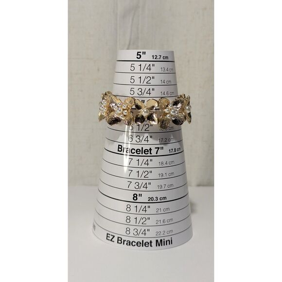 Flower with Pearl Necklace Bracelet - Picture 5 of 9